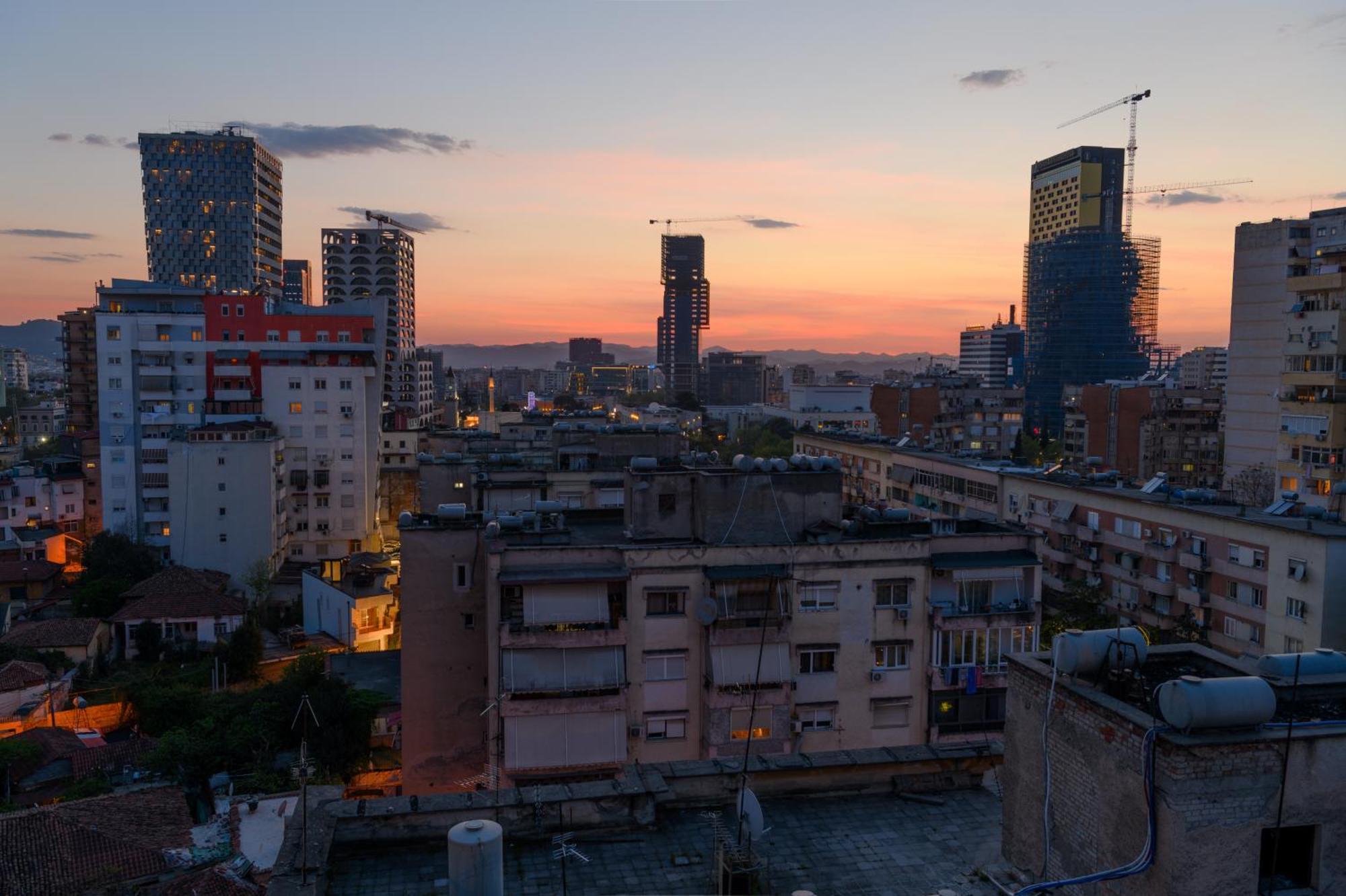 Terrace Tirana Cityscape 2 Eksteriør billede